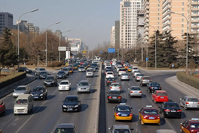 鬧市開車必學技巧，你會幾招？