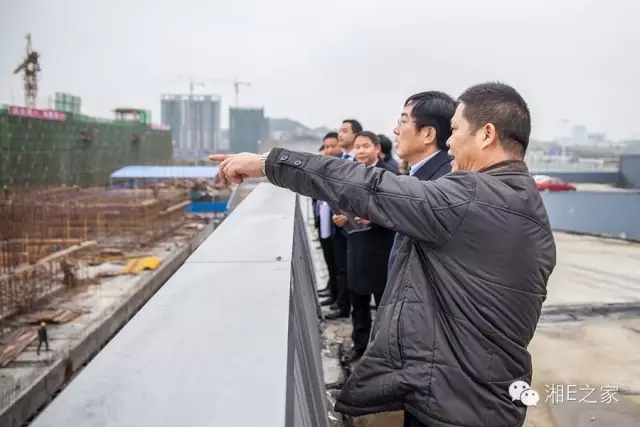 邵陽副市長周國利現(xiàn)場(chǎng)調(diào)度天嬌國際汽車城項(xiàng)目建設(shè)