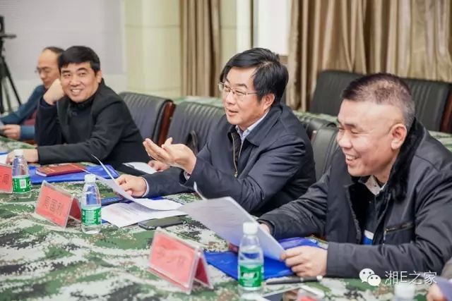 邵陽副市長周國利現(xiàn)場(chǎng)調(diào)度天嬌國際汽車城項(xiàng)目建設(shè)